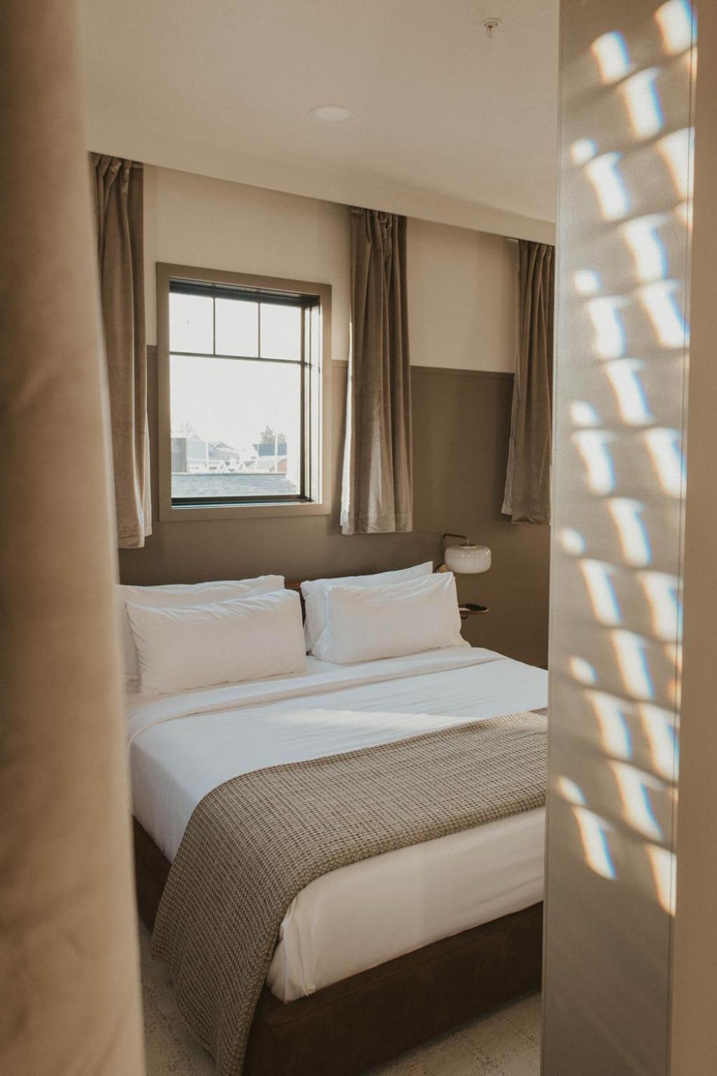 The Atlee Suites Millersburg Bagian luar foto
