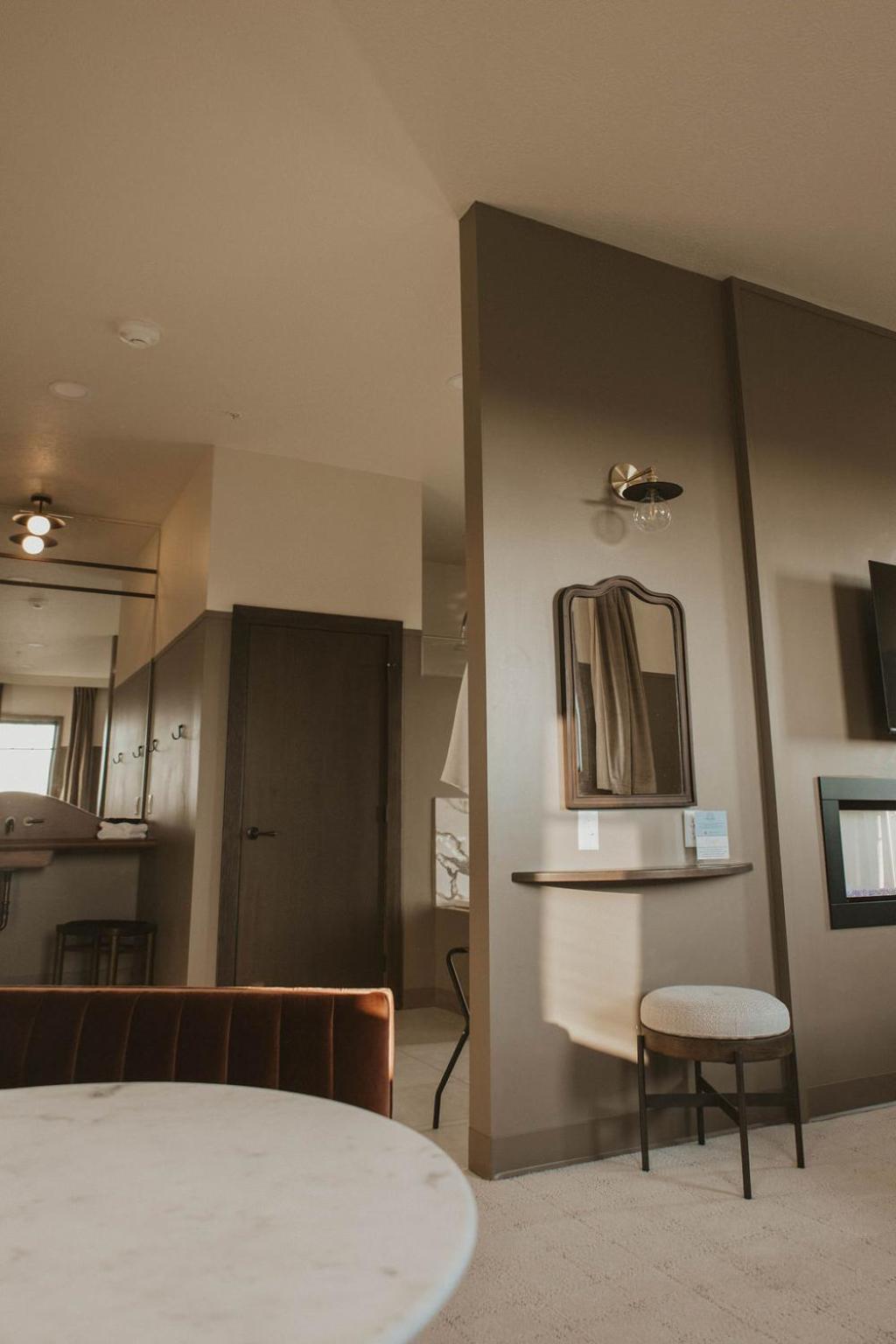 The Atlee Suites Millersburg Bagian luar foto